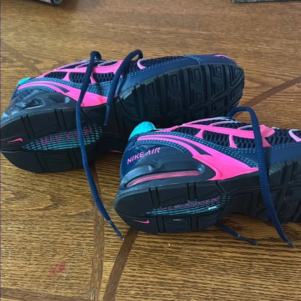 Nike Blue and Pink Athletic Shoes with Cushioned Sole - Picture 6 of 11